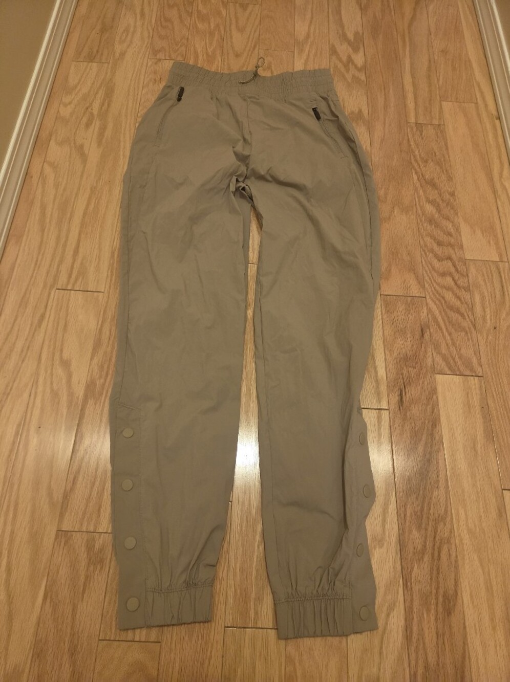 Women's Casual Pull-On Jogger Pants in Khaki